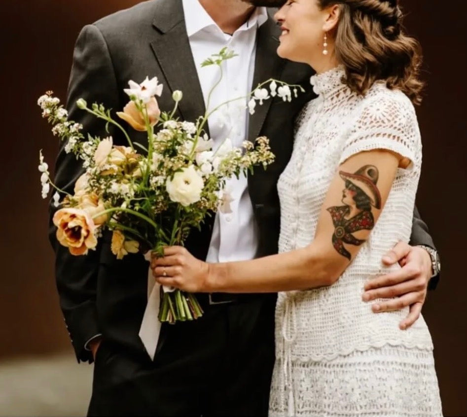 bridal bouquet and matching boutonnière