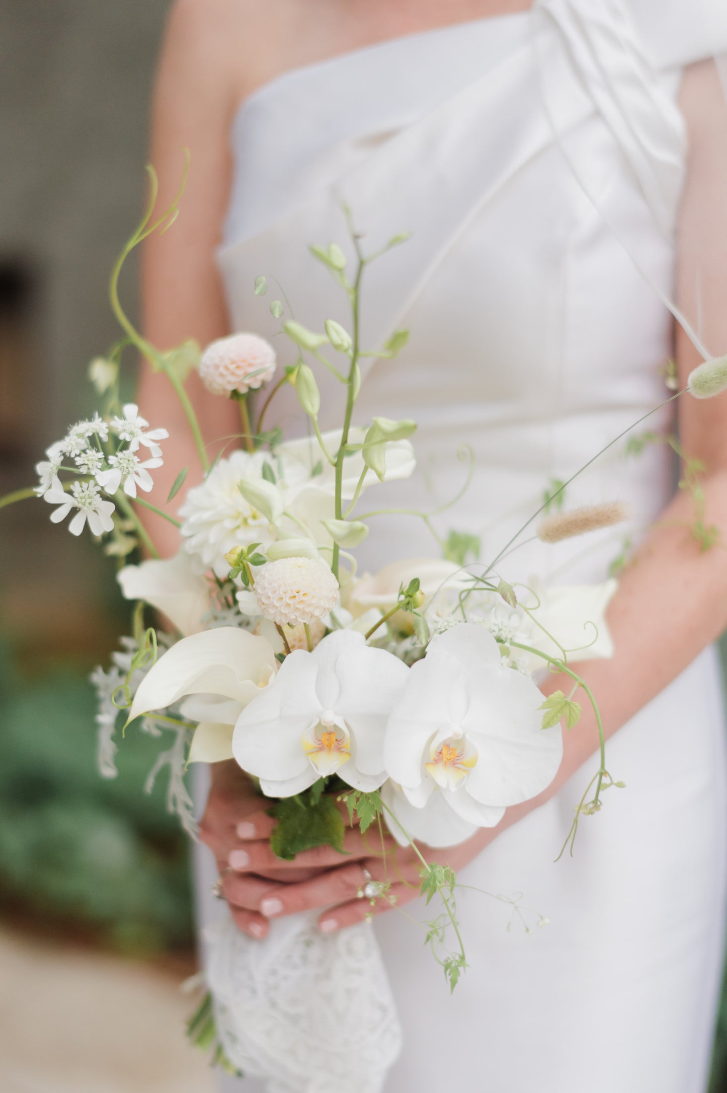 bridal bouquet and matching boutonnière